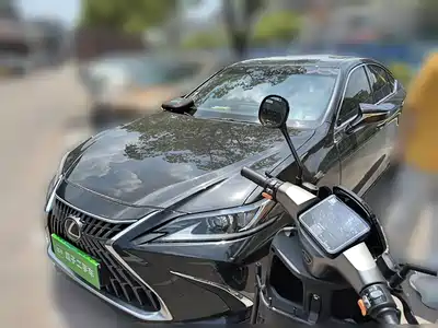 Lexus ES 2023