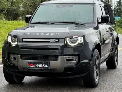Land Rover Defender 2023