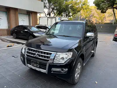 Mitsubishi Pajero (Import) 2017