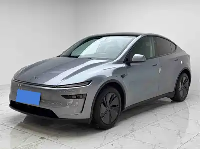 Tesla Model Y 2025