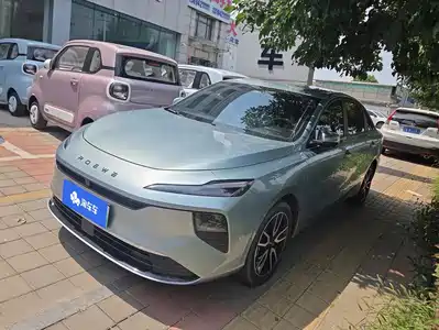 Roewe D6 2025