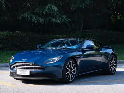 Aston Martin DB11 2022