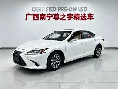 Lexus ES 2023