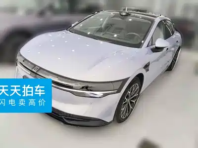 ZEEKR 007 2025
