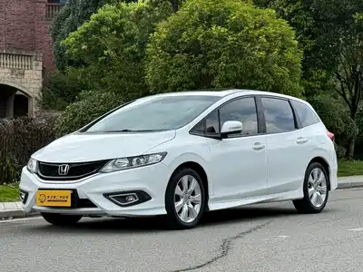 Honda Jade 2015