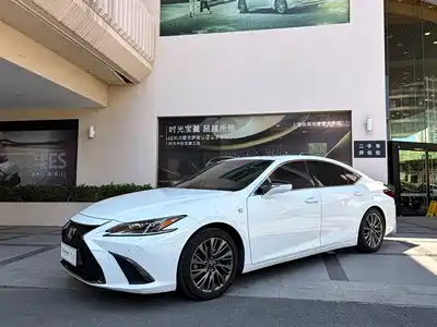 Lexus ES 2019