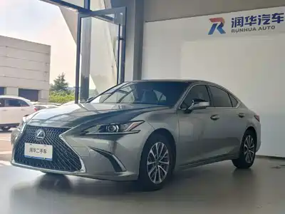 Lexus ES 2023