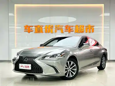 Lexus ES 2021
