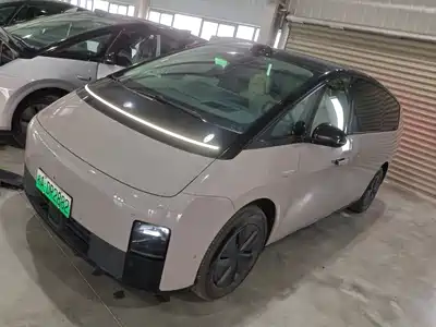 Li Auto MEGA 2024