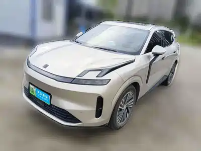 Lynk & Co 08 EM-P 2025