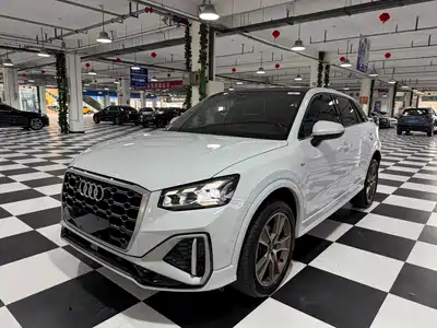 Audi Q2L 2023