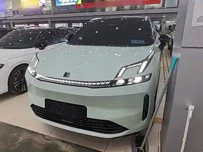 Lynk & Co 08 EM-P 2024