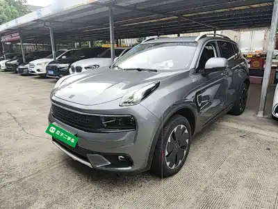 Lynk & Co 01 EM-P 2019