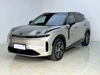 Lynk & Co 08 EM-P 2024