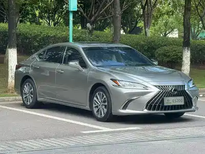 Lexus ES 2024