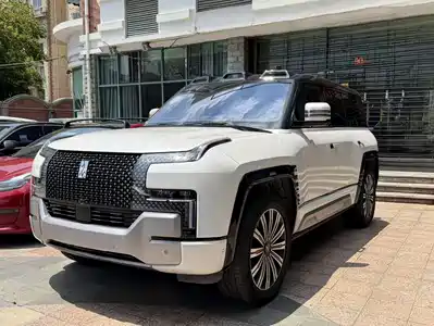 Yangwang U8 2025