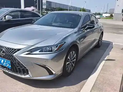 Lexus ES 2024