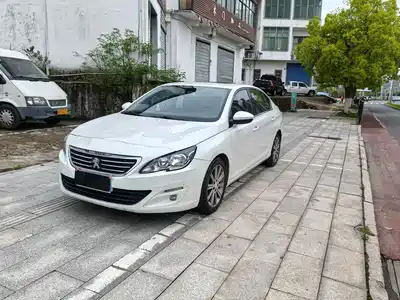Peugeot 408 2015