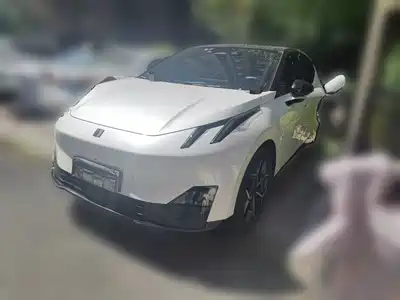 Lynk & Co Z20 2025
