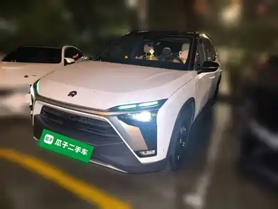 NIO ES8 2021
