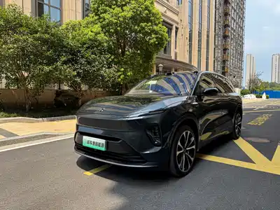 NIO ES8 2023