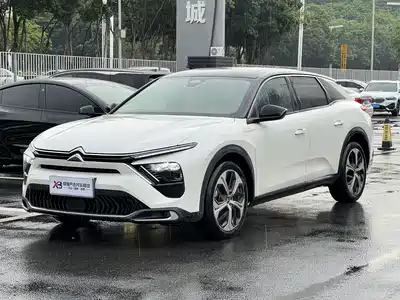 Citroën Versailles C5 X 2023