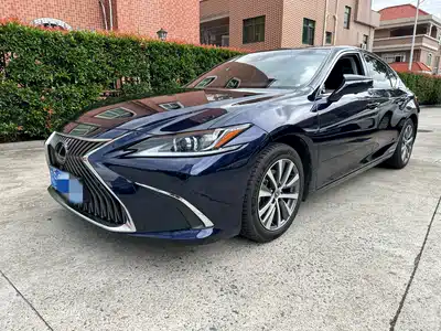 Lexus ES 2020