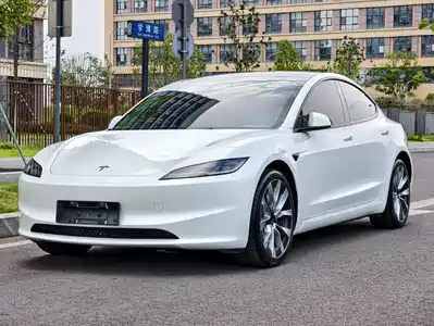 Tesla Model 3 2024