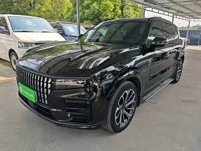 Lynk & Co 09 EM-P 2023