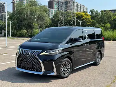 Lexus LM 2020