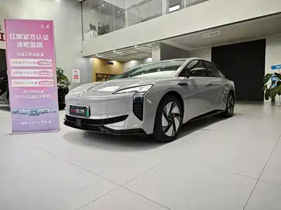 Hongqi EH7 2025
