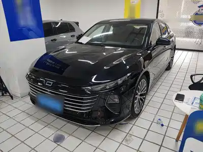 Besturn B70 2025