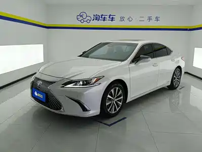 Lexus ES 2020