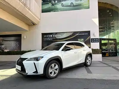 Lexus UX 2021