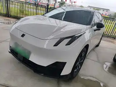 Lynk & Co Z20 2025