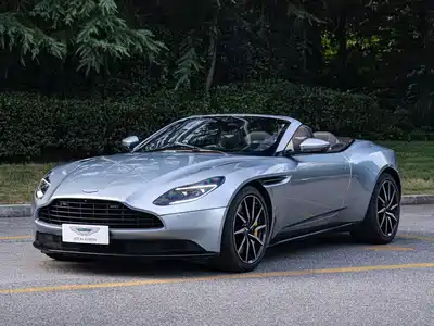 Aston Martin DB11 2021