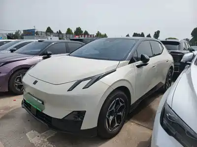 Lynk & Co Z20 2025