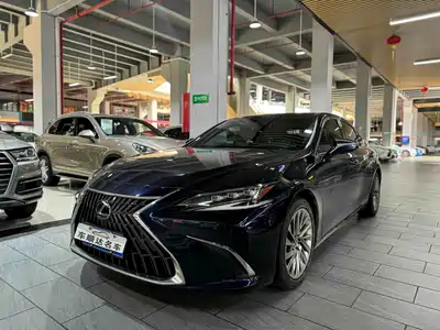 Lexus ES 2022