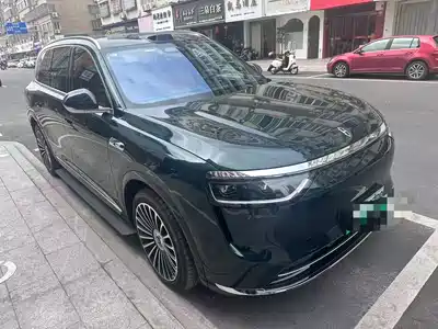 AITO Wenjie M8 2025