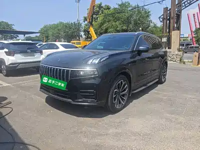 Lynk & Co 09 EM-P 2023