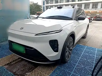 NIO ES8 2023