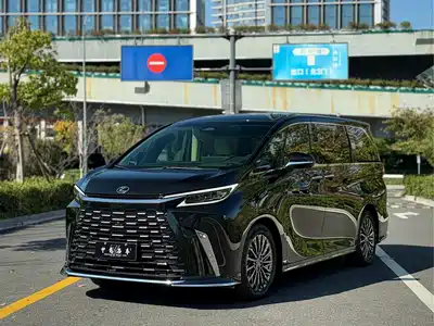 Lexus LM 2024