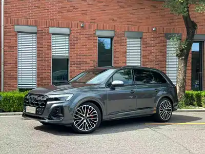 Audi SQ7 2025