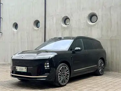 NIO ES8 2025