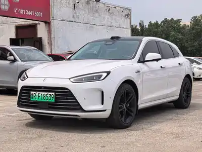 AITO Wenjie M5 2025