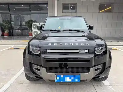 Land Rover Defender 2025