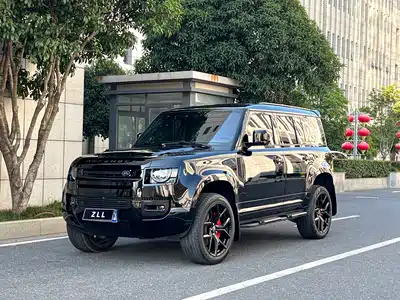 Land Rover Defender 2023