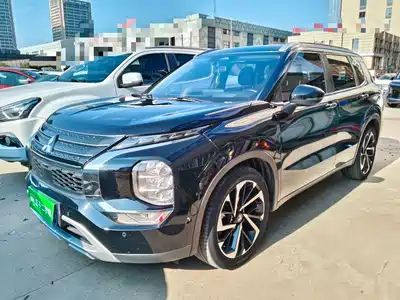 Mitsubishi Outlander 2023