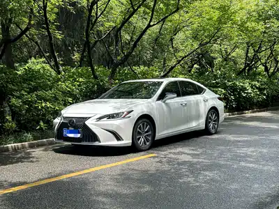Lexus ES 2020