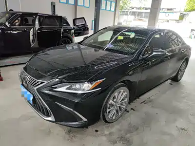 Lexus ES 2023
